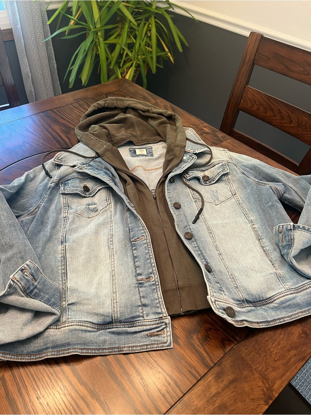 Good Hart woman’s  XL Blue Denim Jacket Hooded Button Front Short Length # 736